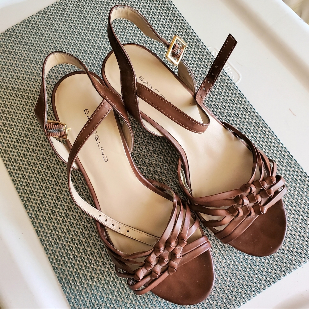 Bandolino brown sandels 6 wedge